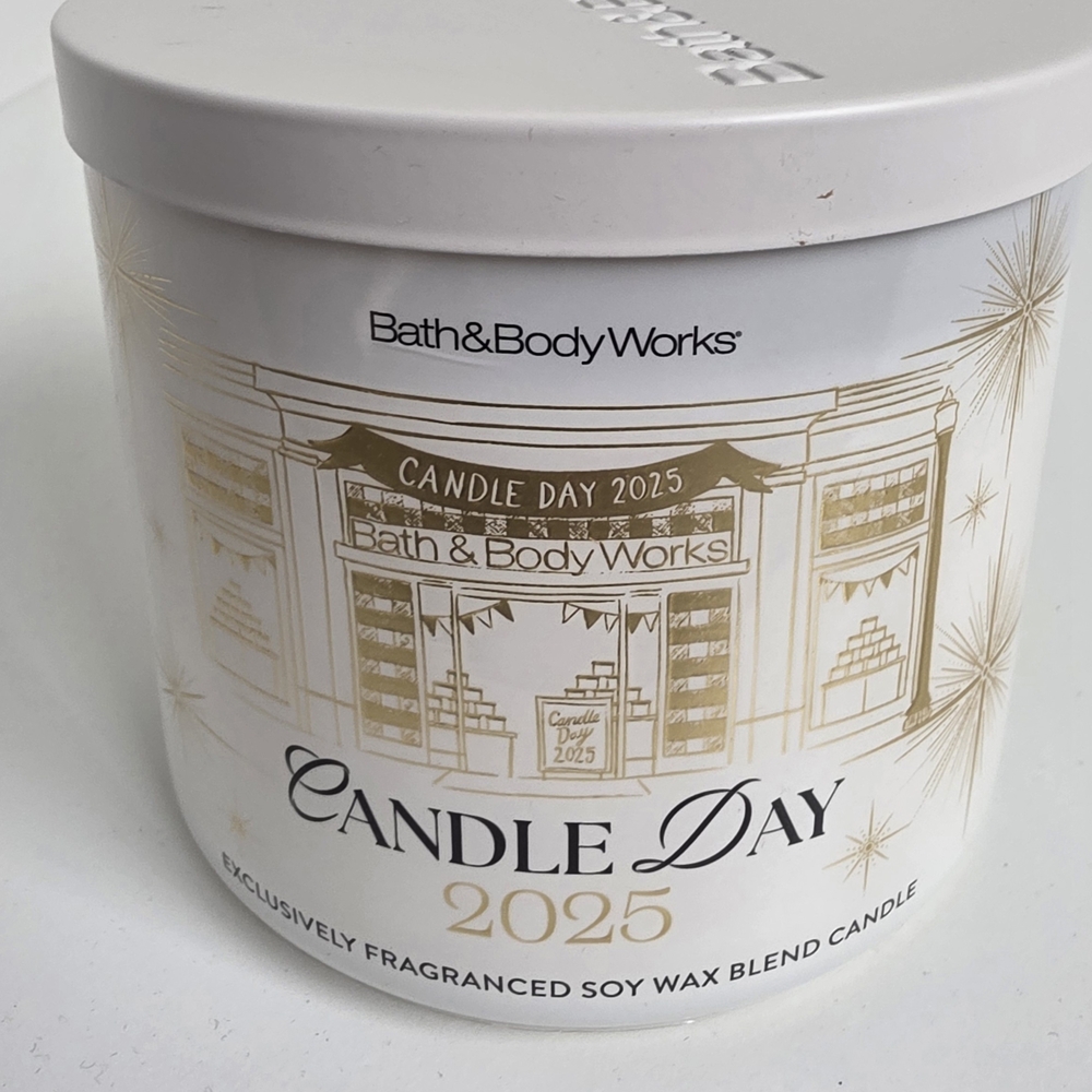 Bath & Body Works White and Gold Candle Day 2025 Candle